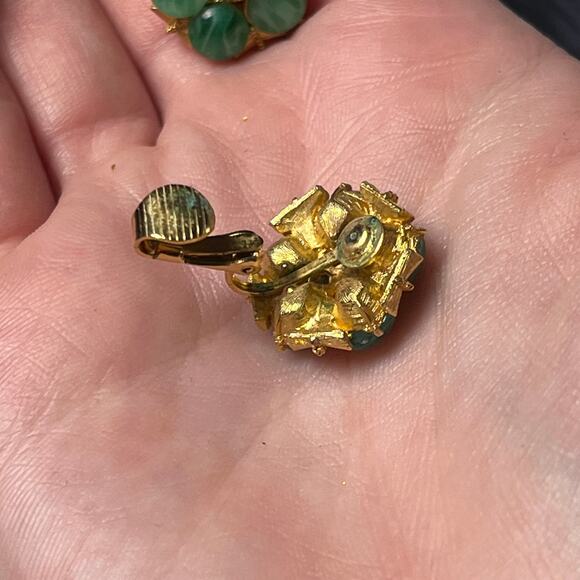 Vintage Dainty Gold Tone Flower Earrings with Green Stones - Picture 6 of 7